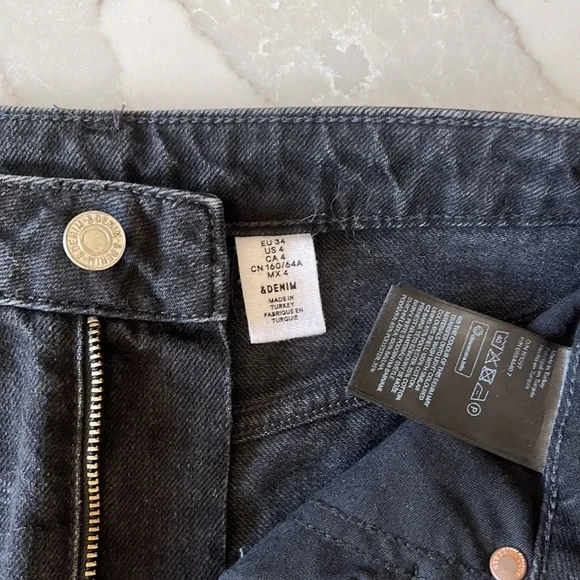 &DENIM by H&M Skirt Distressed, Raw Hem 4 - Picture 6 of 6